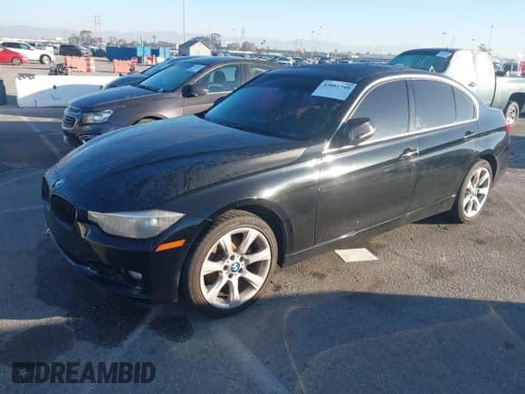 ✅ 2015 BMW 3 Series 328i xDrive • VIN: WBA3B5G52FNS11781 • Lot: 43881795. Listed on IAAI with 149,343 mi. Free auction sales archive from the USA and detailed vehicle history report at DreamBid. Image 17.