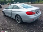 ✅ 2017 BMW 4 Series 430i xDrive • VIN: WBA4R9C53HK878182 • Lot: 42602395. Wystawiony na IAAI z przebiegiem 83 977 mil. Bezpłatny archiwum sprzedaży aukcyjnych z USA i szczegółowy raport historii pojazdu na DreamBid. Zdjęcie 3.