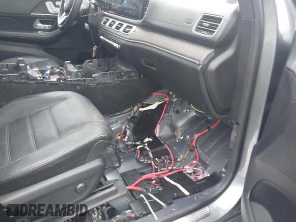 ✅ 2022 Mercedes-Benz GLS 450 • VIN: 4JGFF5KE9NA699074 • Lot: 43775505. Wystawiony na IAAI z przebiegiem 86 848 mil. Bezpłatny archiwum sprzedaży aukcyjnych z USA i szczegółowy raport historii pojazdu na DreamBid. Zdjęcie 13.