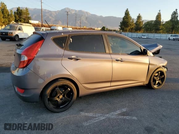 ✅ 2017 Hyundai Accent SE • VIN: KMHCT5AEXHU335388 • Lot: 70330914. Listed on Copart with 99,198 mi. Free auction sales archive from the USA and detailed vehicle history report at DreamBid. Image 3.