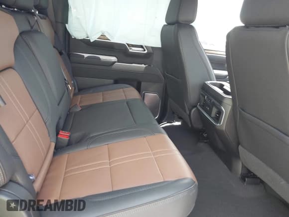 ✅ 2025 Chevrolet Silverado 1500 High Country • VIN: 1GCUKJE84SZ176483 • Lot: 42216600. Listed on IAAI with 2,186 mi. Free auction sales archive from the USA and detailed vehicle history report at DreamBid. Image 8.