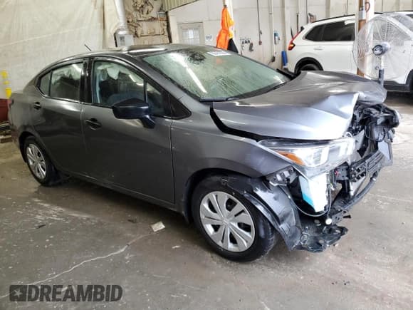 ✅ 2020 Nissan Versa S • VIN: 3N1CN8BV1LL909882 • Lot: 90481095. Listed on Copart with 33,085 mi. Free auction sales archive from the USA and detailed vehicle history report at DreamBid. Image 4.
