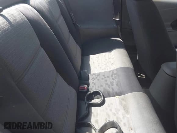 ✅ 2002 Ford Mustang Standard • VIN: 1FAFP40412F111534 • Lot: 42959089. Wystawiony na IAAI z przebiegiem 172 206 mil. Bezpłatny archiwum sprzedaży aukcyjnych z USA i szczegółowy raport historii pojazdu na DreamBid. Zdjęcie 8.