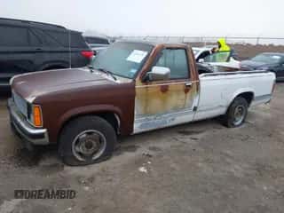 1988 Dodge Dakota z VIN 1B7GN14X7JS758050, wystawiony jako IAAI lot #41501338 z przebiegiem 237 061 mil mil oraz . Historia ofert i sprzedaży dostępna na DreamBid. Obrazek 2.