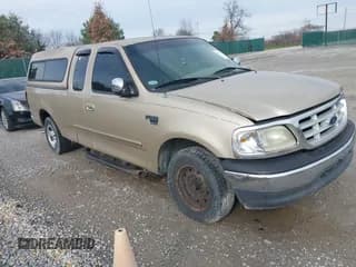 ✅ 2000 Ford F-150 XL • VIN: 1FTRX17L9YNB47943 • Lot: 43767060. Listed on IAAI with 272,843 mi. Free auction sales archive from the USA and detailed vehicle history report at DreamBid. Image 1.