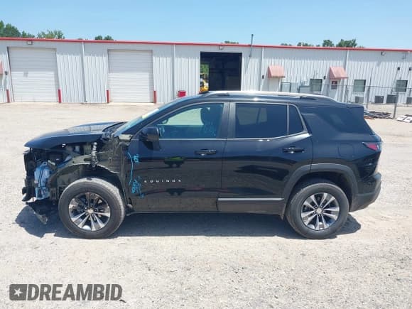 ✅ 2025 Chevrolet Equinox FWD LT • VIN: 3GNAXHEG7SL261109 • Lot: 42672414. Wystawiony na IAAI z przebiegiem 4 697 mil. Bezpłatny archiwum sprzedaży aukcyjnych z USA i szczegółowy raport historii pojazdu na DreamBid. Zdjęcie 15.