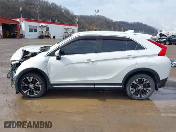 ✅ 2018 Mitsubishi Eclipse Cross SE • VIN: JA4AT5AA6JZ070237 • Lot: 41922238. Listed on IAAI with 82,571 mi. Free auction sales archive from the USA and detailed vehicle history report at DreamBid. Image 15.