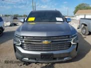 ✅ 2022 Chevrolet Suburban Premier • VIN: 1GNSKFKD2NR138333 • Lot: 41911336. Wystawiony na IAAI z przebiegiem 78 003 mil. Bezpłatny archiwum sprzedaży aukcyjnych z USA i szczegółowy raport historii pojazdu na DreamBid. Zdjęcie 12.