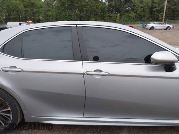 2020 Toyota Camry SE with VIN 4T1G11AKXLU502878, listed as a IAAI auction lot 43291241 with 85,235 mi miles and . Bid and sale history available at DreamBid. Image 13.