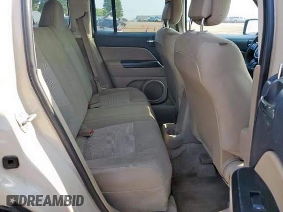 ✅ 2017 Jeep Patriot Sport • VIN: 1C4NJPBA2HD145384 • Lot: 66936705. Listed on Copart with 164,338 mi. Free auction sales archive from the USA and detailed vehicle history report at DreamBid. Image 10.