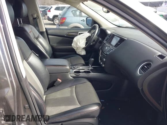 ✅ 2019 Nissan Pathfinder S • VIN: 5N1DR2MM1KC623530 • Lot: 41653064. Listed on IAAI with 87,447 mi. Free auction sales archive from the USA and detailed vehicle history report at DreamBid. Image 5.