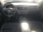 ✅ 2017 Kia Sorento LX • VIN: 5XYPG4A5XHG307127 • Lot: 85592015. Listed on Copart with 124,459 mi. Free auction sales archive from the USA and detailed vehicle history report at DreamBid. Image 8.