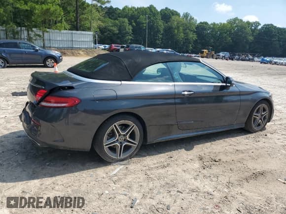 ✅ 2019 Mercedes-Benz C 300 • VIN: WDDWK8DB5KF804797 • Lot: 62703885. Wystawiony na Copart z przebiegiem 61 391 mil. Bezpłatny archiwum sprzedaży aukcyjnych z USA i szczegółowy raport historii pojazdu na DreamBid. Zdjęcie 3.