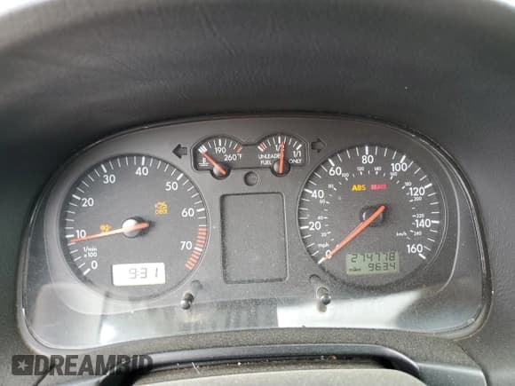 ✅ 1999 Volkswagen Jetta GL • VIN: 3VWRC29M1XM016289 • Lot: 80192555. Listed on Copart with 274,778 mi. Free auction sales archive from the USA and detailed vehicle history report at DreamBid. Image 9.