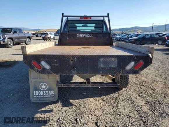 2014 Chevrolet Silverado 3500HD Work Truck z VIN 1GC0KZCG6EF105427, wystawiony jako Copart lot #69698044 z przebiegiem 92 811 mil mil oraz Szkoda całkowita • Salvage title. Historia ofert i sprzedaży dostępna na DreamBid. Obrazek 6.