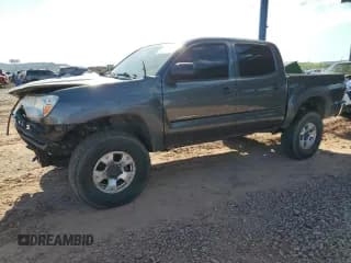 ✅ 2013 Toyota Tacoma • VIN: 5TFLU4EN5DX060415 • Lot: 70325655. Wystawiony na Copart z przebiegiem 179 630 mil. Bezpłatny archiwum sprzedaży aukcyjnych z USA i szczegółowy raport historii pojazdu na DreamBid. Zdjęcie 1.