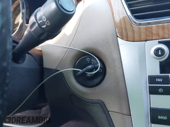 2010 Chevrolet Malibu 1LT z VIN 1G1ZC5EB8AF181006, wystawiony jako IAAI lot #43514320 z przebiegiem Nie podano mil oraz . Historia ofert i sprzedaży dostępna na DreamBid. Obrazek 11.