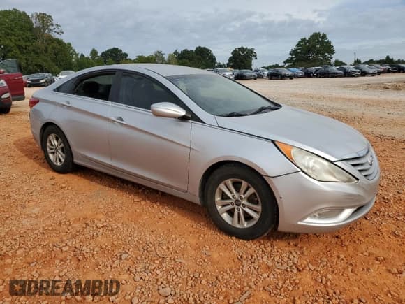 ✅ 2013 Hyundai Sonata GLS • VIN: 5NPEB4AC2DH562068 • Lot: 71308044. Listed on Copart with 246,832 mi. Free auction sales archive from the USA and detailed vehicle history report at DreamBid. Image 4.