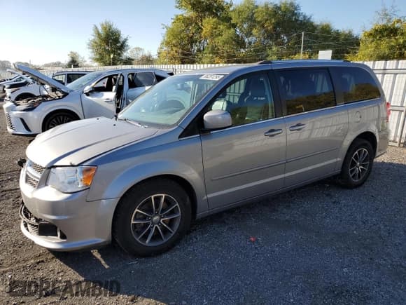 ✅ 2017 Dodge Grand Caravan SE Plus • VIN: 2C4RDGBG1HR637267 • Lot: 86281295. Listed on Copart with 91,329 mi. Free auction sales archive from the USA and detailed vehicle history report at DreamBid. Image 1.