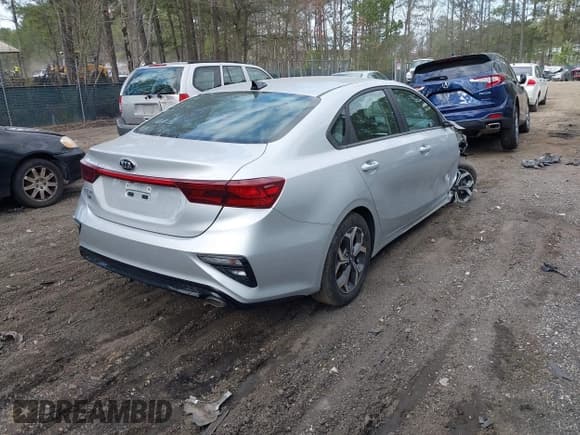 ✅ 2021 Kia Forte LXS • VIN: 3KPF24AD6ME370640 • Lot: 41900460. Listed on IAAI with 42,924 mi. Free auction sales archive from the USA and detailed vehicle history report at DreamBid. Image 4.