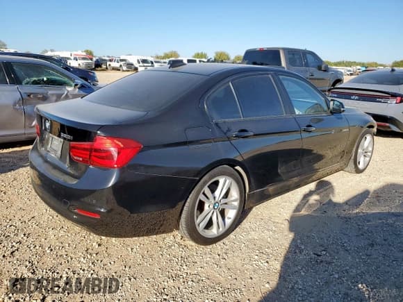 ✅ 2016 BMW 3 Series 320i • VIN: WBA8E1G54GNU11052 • Лот: 91037945. Опубликован ранее на Copart с пробегом 119 257 миль. Бесплатный доступ к архиву аукционных продаж из США и подробный отчёт об истории автомобиля на DreamBid. Изображение 3.