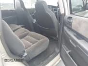 ✅ 2001 Dodge Durango • VIN: 1B4HR28N21F549196 • Lot: 41704523. Wystawiony na IAAI z przebiegiem 230 417 mil. Bezpłatny archiwum sprzedaży aukcyjnych z USA i szczegółowy raport historii pojazdu na DreamBid. Zdjęcie 8.