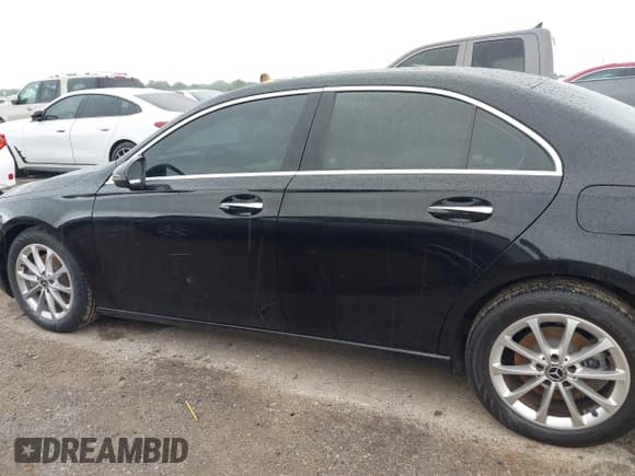 ✅ 2020 Mercedes-Benz A 220 • VIN: WDD3G4EBXLW042631 • Лот: 42437694. Опубликован ранее на IAAI с пробегом 45 003 миль. Бесплатный доступ к архиву аукционных продаж из США и подробный отчёт об истории автомобиля на DreamBid. Изображение 14.