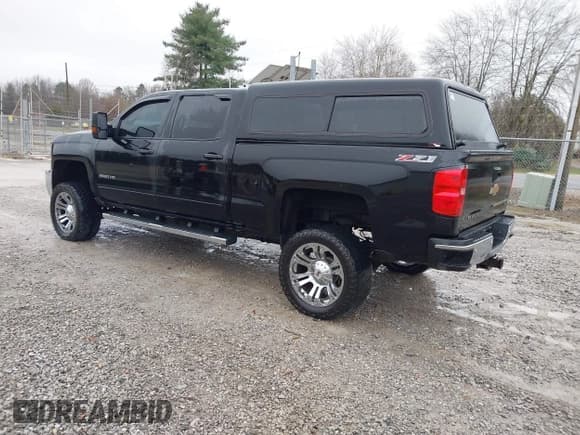 ✅ 2015 Chevrolet Silverado 2500HD LT • VIN: 1GC1KVEG4FF552253 • Лот: 43700188. Опубликован ранее на IAAI с пробегом 181 541 миль. Бесплатный доступ к архиву аукционных продаж из США и подробный отчёт об истории автомобиля на DreamBid. Изображение 3.