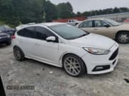 ✅ 2017 Ford Focus ST • VIN: 1FADP3L91HL221535 • Lot: 84009415. Wystawiony na Copart z przebiegiem 81 210 mil. Bezpłatny archiwum sprzedaży aukcyjnych z USA i szczegółowy raport historii pojazdu na DreamBid. Zdjęcie 4.