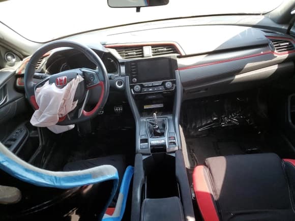 ✅ 2019 Honda Civic Type R Touring • VIN: SHHFK8G70KU201406 • Lot: 47055464. Wystawiony na Copart z przebiegiem 86 993 mil. Bezpłatny archiwum sprzedaży aukcyjnych z USA i szczegółowy raport historii pojazdu na DreamBid. Zdjęcie 8.