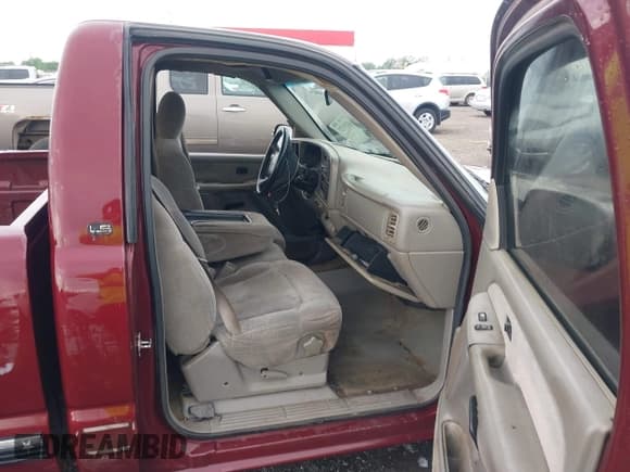 ✅ 2000 Chevrolet Silverado 1500 LS • VIN: 1GCEC14T1YZ251253 • Лот: 42094727. Опубликован ранее на IAAI с пробегом 425 300 миль. Бесплатный доступ к архиву аукционных продаж из США и подробный отчёт об истории автомобиля на DreamBid. Изображение 5.