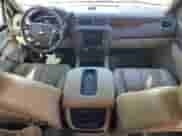 2010 Chevrolet Suburban LT z VIN 1GNUKJE33AR260045, wystawiony jako Copart lot #71088865 z przebiegiem Nie podano mil oraz Szkoda całkowita • Salvage title. Historia ofert i sprzedaży dostępna na DreamBid. Obrazek 8.