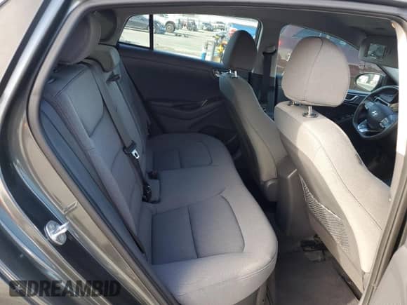 2022 Hyundai Ioniq SE z VIN KMHC75LCXNU273342, wystawiony jako Copart lot #46396384 z przebiegiem 30 811 mil mil oraz . Historia ofert i sprzedaży dostępna na DreamBid. Obrazek 10.