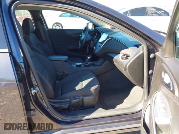 2023 Chevrolet Malibu LT z VIN 1G1ZD5ST0PF210517, wystawiony jako IAAI lot #43603730 z przebiegiem 76 940 mil mil oraz . Historia ofert i sprzedaży dostępna na DreamBid. Obrazek 5.