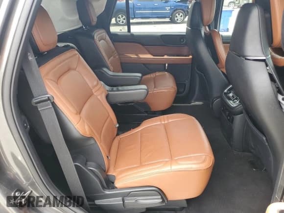 ✅ 2018 Lincoln Navigator Reserve • VIN: 5LMJJ2LT1JEL09573 • Лот: 62597694. Опубликован ранее на Copart с пробегом 92 886 миль. Бесплатный доступ к архиву аукционных продаж из США и подробный отчёт об истории автомобиля на DreamBid. Изображение 11.