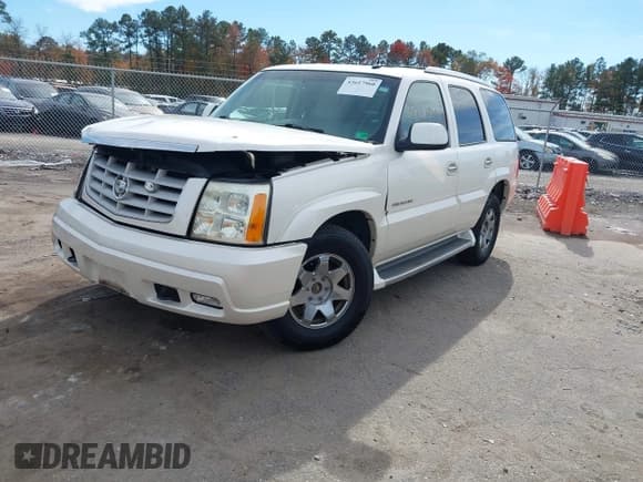 ✅ 2003 Cadillac Escalade • VIN: 1GYEK63N83R265043 • Lot: 43617960. Wystawiony na IAAI z przebiegiem 173 743 mil. Bezpłatny archiwum sprzedaży aukcyjnych z USA i szczegółowy raport historii pojazdu na DreamBid. Zdjęcie 2.