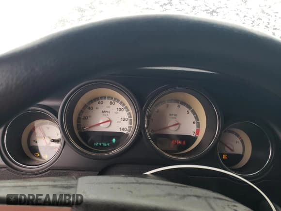 ✅ 2010 Dodge Challenger SE • VIN: 2B3CJ4DV0AH260940 • Lot: 45130715. Wystawiony na Copart z przebiegiem 124 764 mil. Bezpłatny archiwum sprzedaży aukcyjnych z USA i szczegółowy raport historii pojazdu na DreamBid. Zdjęcie 9.