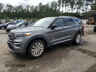 ✅ 2022 Ford Explorer King Ranch • VIN: 1FM5K8LC1NGC15773 • Lot: 85187135. Wystawiony na Copart z przebiegiem 32 452 mil. Bezpłatny archiwum sprzedaży aukcyjnych z USA i szczegółowy raport historii pojazdu na DreamBid. Zdjęcie 1.