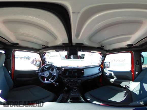 ✅ 2025 Jeep Wrangler Sahara • VIN: 1C4PJXEN5SW568740 • Lot: 43606846. Wystawiony na IAAI z przebiegiem 11 039 mil. Bezpłatny archiwum sprzedaży aukcyjnych z USA i szczegółowy raport historii pojazdu na DreamBid. Zdjęcie 18.