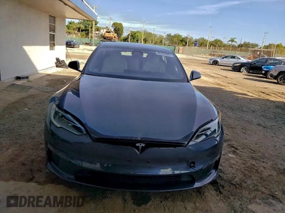 ✅ 2022 Tesla Model S • VIN: 5YJSA1E50NF486589 • Lot: 85444995. Wystawiony na Copart z przebiegiem 21 422 mil. Bezpłatny archiwum sprzedaży aukcyjnych z USA i szczegółowy raport historii pojazdu na DreamBid. Zdjęcie 5.