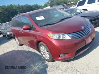 ✅ 2012 Toyota Sienna XLE • VIN: 5TDDK3DC7CS033189 • Lot: 42814115. Wystawiony na IAAI z przebiegiem 260 566 mil. Bezpłatny archiwum sprzedaży aukcyjnych z USA i szczegółowy raport historii pojazdu na DreamBid. Zdjęcie 1.