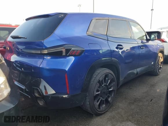 ✅ 2023 BMW XM • VIN: 5YM23CS0XP9S15459 • Лот: 74934504. Опубликован ранее на Copart с пробегом 14 156 миль. Бесплатный доступ к архиву аукционных продаж из США и подробный отчёт об истории автомобиля на DreamBid. Изображение 3.