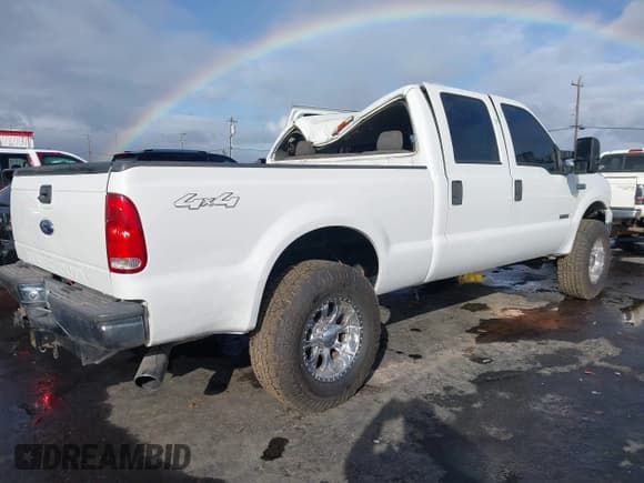 ✅ 2006 Ford F-250 XL • VIN: 1FTSW21P76EB33042 • Lot: 43677314. Wystawiony na IAAI z przebiegiem 275 152 mil. Bezpłatny archiwum sprzedaży aukcyjnych z USA i szczegółowy raport historii pojazdu na DreamBid. Zdjęcie 4.