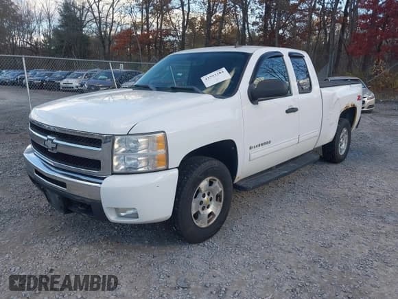 ✅ 2011 Chevrolet Silverado 1500 LT • VIN: 1GCRKSE30BZ451024 • Lot: 43593284. Listed on IAAI with 127,391 mi. Free auction sales archive from the USA and detailed vehicle history report at DreamBid. Image 2.