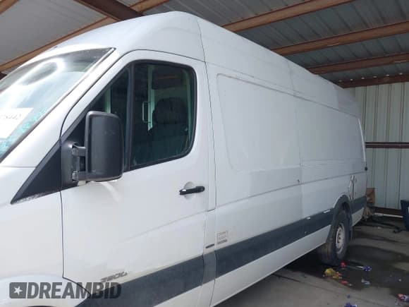 ✅ 2014 Mercedes-Benz Sprinter • VIN: WD3PE8DE3E5894049 • Лот: 42578442. Опубликован ранее на IAAI с пробегом 412 123 миль. Бесплатный доступ к архиву аукционных продаж из США и подробный отчёт об истории автомобиля на DreamBid. Изображение 14.