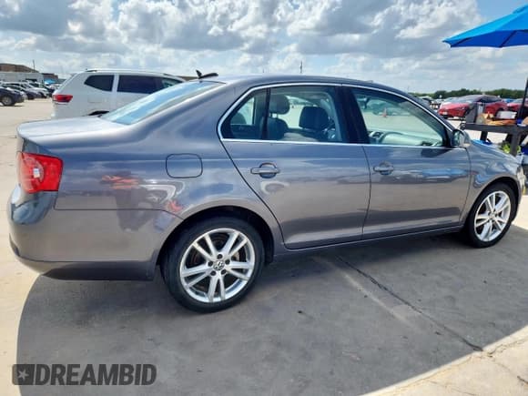 ✅ 2006 Volkswagen Jetta 2.5L • VIN: 3VWSG71K26M625533 • Лот: 64421235. Опубликован ранее на Copart с пробегом 140 600 миль. Бесплатный доступ к архиву аукционных продаж из США и подробный отчёт об истории автомобиля на DreamBid. Изображение 3.