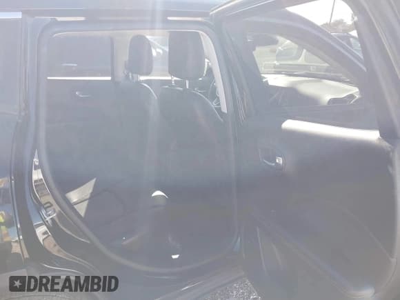 ✅ 2018 Jeep Compass Limited • VIN: 3C4NJDCB5JT334004 • Lot: 43493867. Wystawiony na IAAI z przebiegiem 59 103 mil. Bezpłatny archiwum sprzedaży aukcyjnych z USA i szczegółowy raport historii pojazdu na DreamBid. Zdjęcie 8.