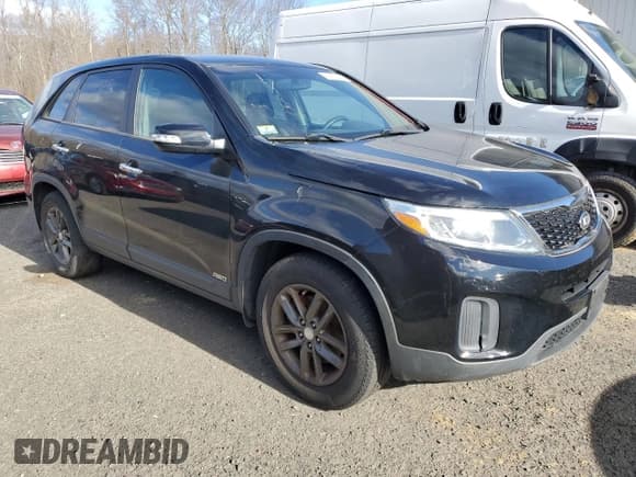 ✅ 2014 Kia Sorento LX • VIN: 5XYKTCA60EG511648 • Lot: 92881465. Listed on Copart with 130,886 mi. Free auction sales archive from the USA and detailed vehicle history report at DreamBid. Image 4.