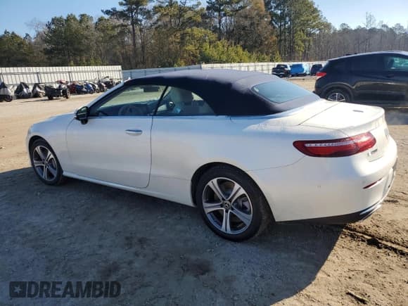 ✅ 2018 Mercedes-Benz E 400 • VIN: WDD1K6FB6JF039951 • Лот: 41745665. Опубликован ранее на Copart с пробегом 57 982 миль. Бесплатный доступ к архиву аукционных продаж из США и подробный отчёт об истории автомобиля на DreamBid. Изображение 2.