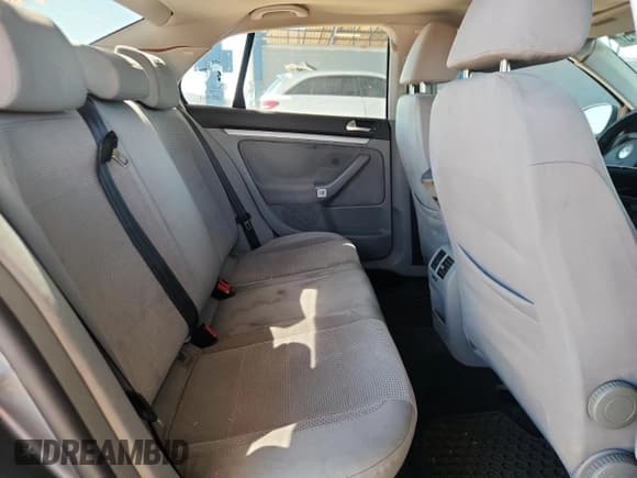 ✅ 2008 Volkswagen Jetta S • VIN: 3VWJM71K88M188550 • Lot: 81715125. Listed on Copart with 174,919 mi. Free auction sales archive from the USA and detailed vehicle history report at DreamBid. Image 10.